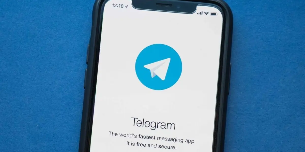 La nueva actualización será que al reaccionar a un mensaje, al igual que sucede en algunas redes sociales, los usuarios pueden seleccionar un emoji para mostrar qué sienten sobre el contenido.