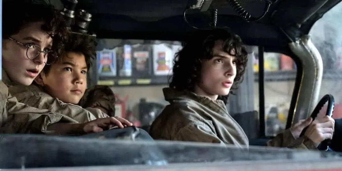 La película es una verdadera colaboración entre el pasado y el presente ya que cuenta con el director Jason Reitman bajo la producción de su padre Ivan Reitman, director de la saga original de Los Cazafantasmas.