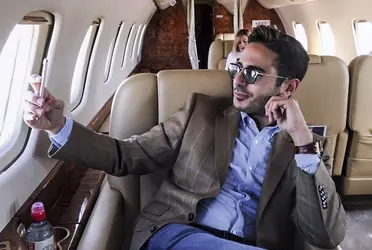 La producción tiene como protagonistas a una serie de mujeres, quienes sacan a luz el infierno que vivieron gracias a Simón Leviev, un hombre que parecía ser perfecto, pero que en el fondo solo quería robarlas.