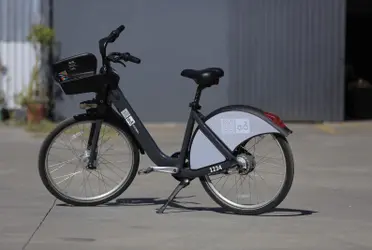 La tradicional bicicleta roja con blanco quedará en la historia para dar paso al nuevo modelo de color negro. 