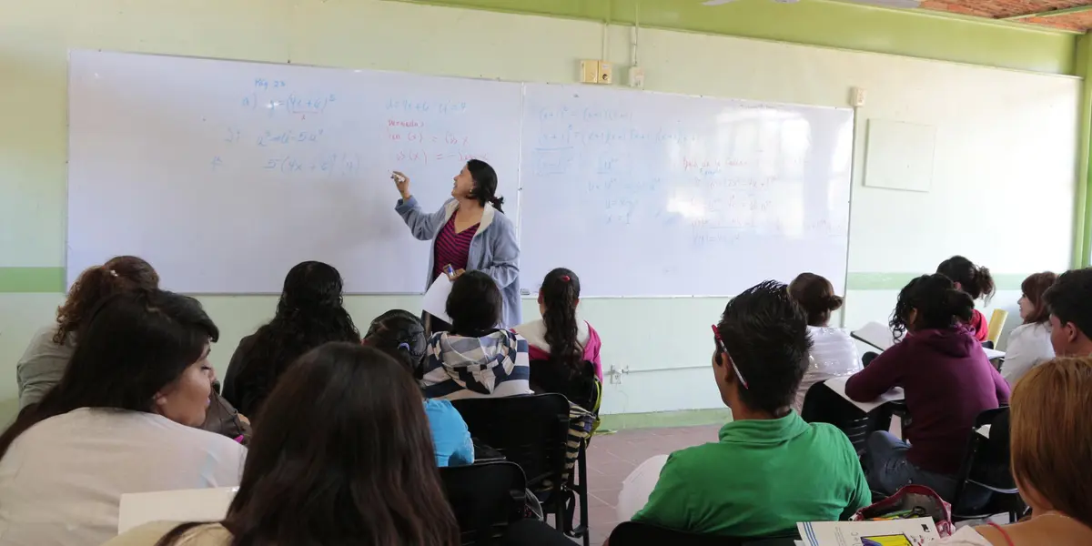 La Universidad de Guadalajara analiza postergar el retorno a la presencialidad tanto en educación media superior como en nivel superior.