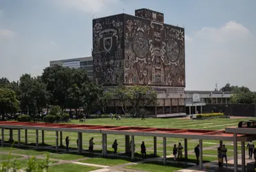 La Universidad Nacional Autónoma de México informó que las actividades que ya se realizaban de forma presencial, así se mantendrán, pero cuidando aforos y usando cubrebocas.