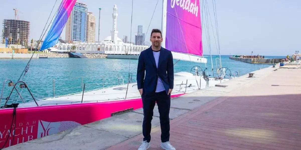 Lionel Messi se pasea tranquilamente en el supermercado con su familia