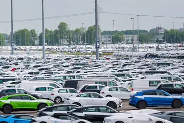 Lo primero que debes hacer es contar con un chat privado, sí, uno contigo mismo. En caso de que no lo tengas, debes crear un grupo. Ya con tu grupo privado lo que debes hacer para no olvidar en dónde dejaste el auto es simplemente abrir el chat contigo.