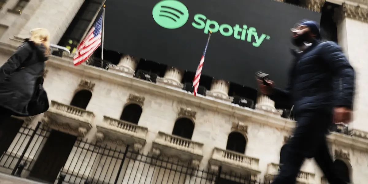 Los artistas, han denunciado la falta de transparencia para saber realmente a dónde van las ganancias,