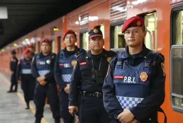 Los uniformados que realizaban recorridos de vigilancia y seguridad en el andén de la estación Hospital General de la Línea 3, fueron requeridos por una pasajera que pedía ayuda.