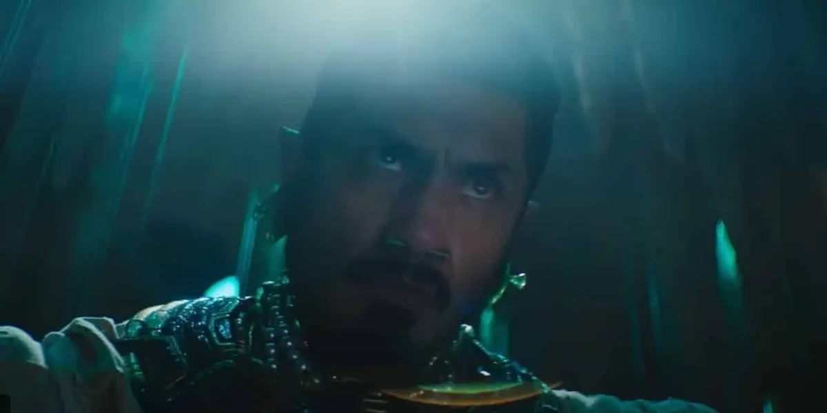 Luego de una gran cantidad de especulaciones y algunas publicaciones misteriosas, se ha liberado el primer vistazo de Tenoch Huerta como Namor en Black Panther.