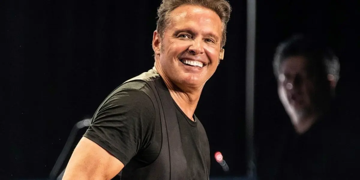 Luis Miguel no puede viajar sin este objeto mucho menos ir a un restaurante