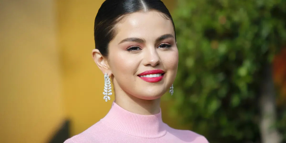 Selena Gomez firmó un acuerdo con Univision: producirán una serie documental sobre crímenes reales llamada Mi Vecino, El Cartel