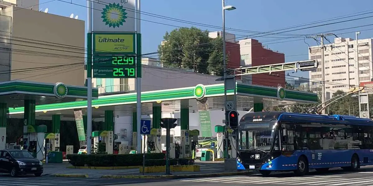 Mientras eso sucede -a partir de la próxima semana según autoridades capitalinas- a través de la aplicación Litro x Litro, de la Procuraduría Federal del Consumidor, los usuarios pueden identificar en qué estaciones se vende el combustible más barato.