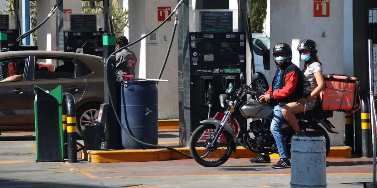 Para este sábado 4 de junio, en la Ciudad de México, el precio promedio de la regular es de 22.598 pesos por litro, mientras que la premium cuesta 24.795 pesos y el diésel en 23.554 pesos.