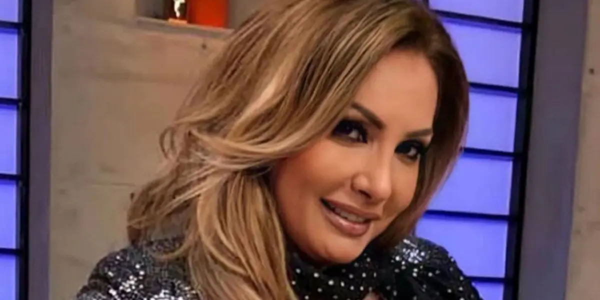 Paty Navidad ha sido acreedora de burlas por descabelladas teorías