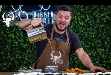 Paul Stanley tiene el restaurante perfecto para degustar una deliciosa birria en México