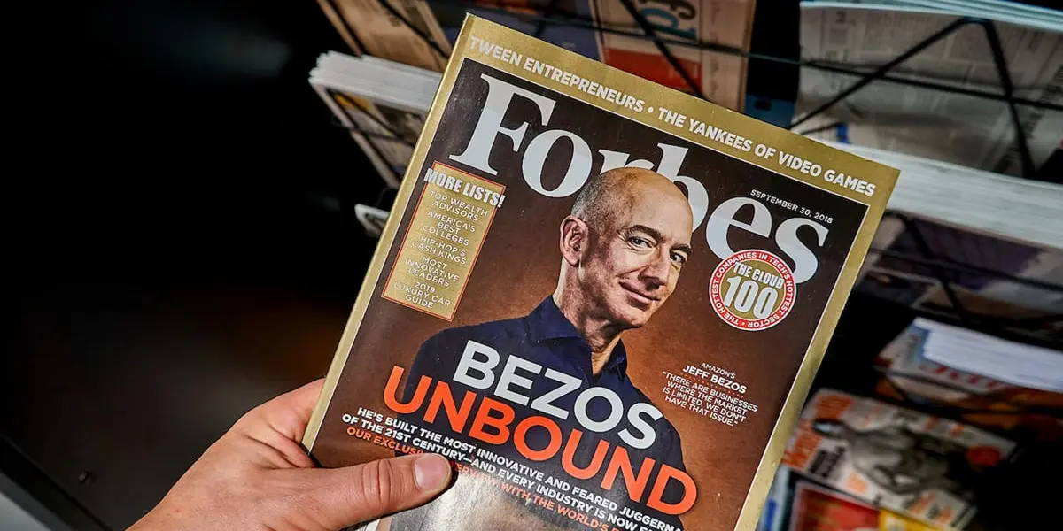 "Pese a la pandemia, fue un año de récord para los más ricos del mundo, con un aumento de US$5 billones en riqueza y un número sin precedentes de nuevos milmillonarios", señala Kerry A. Dolan, editora de la cobertura de Forbes sobre los más adinerados.