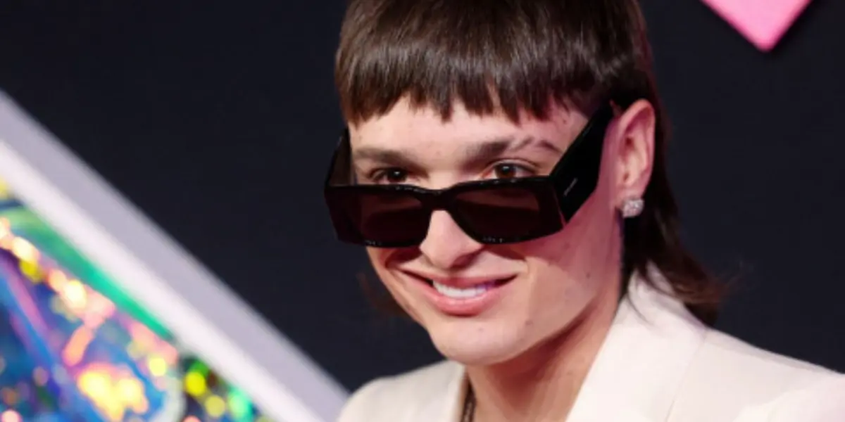 Peso Pluma se encuentra preocupado por su salud y así ha decidido cuidarse