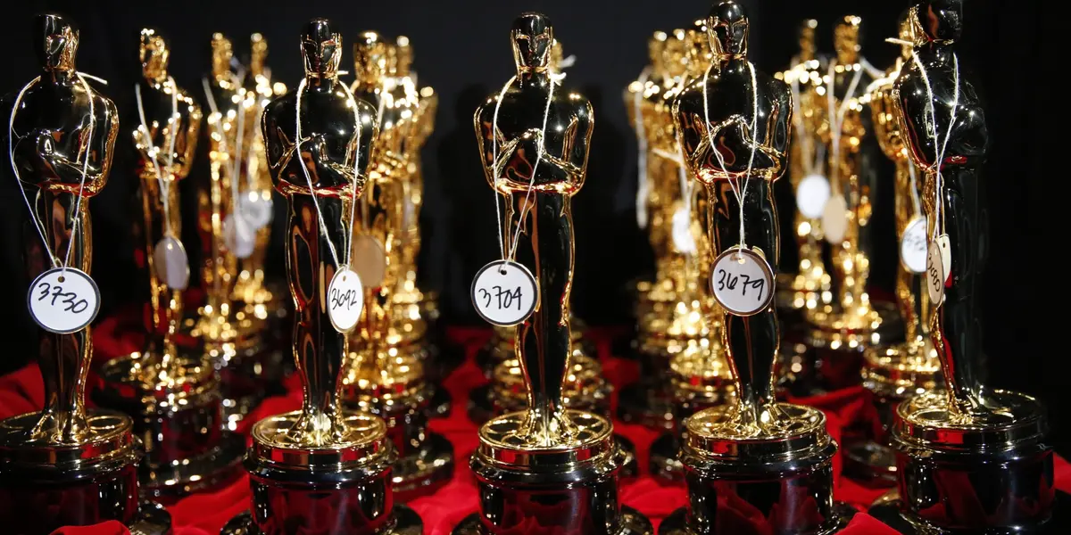 Por primera vez juntos desde su debut en el medio, Penélope Cruz y Javier Bardem se encuentran nominados a “Mejor Actriz” y “Mejor Actor”. Ariana DeBose espera poder levantar el galardón a “Mejor Actriz de Reparto” por su trabajo en West Side Story.