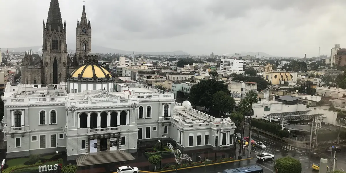 Pronóstico extendido para el resto de la semana en Guadalajara. Martes 17 de mayo de 2022: nubes, temperatura máxima de 34 y temperatura mínima de 18
 
