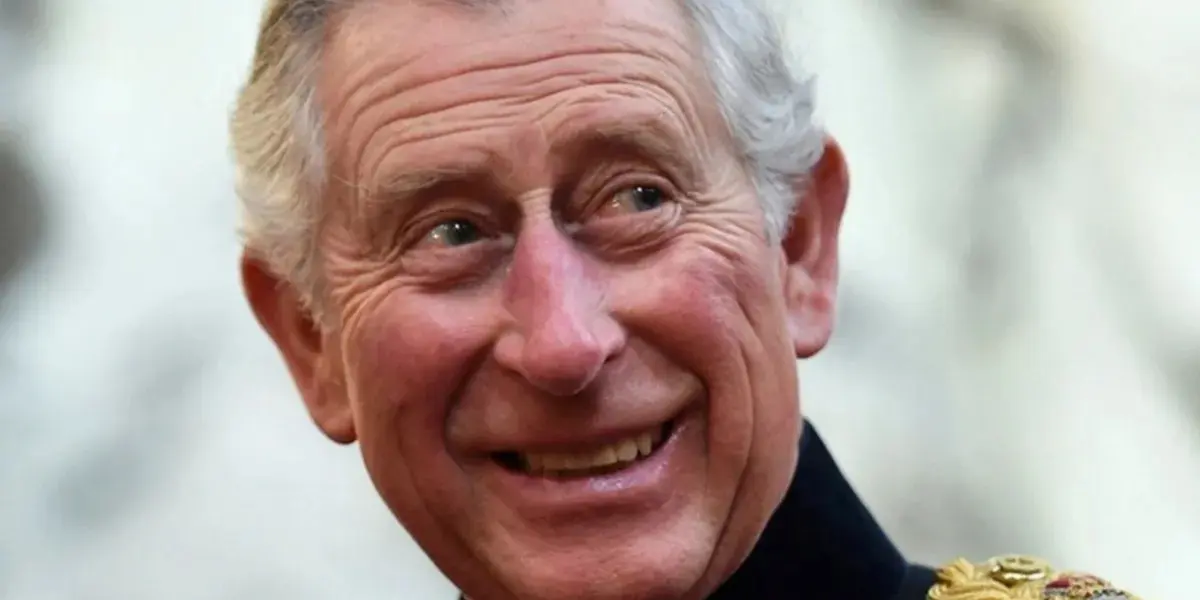 Rey Carlos III confesó ser pariente de uno de los sanguinarios más peligrosos