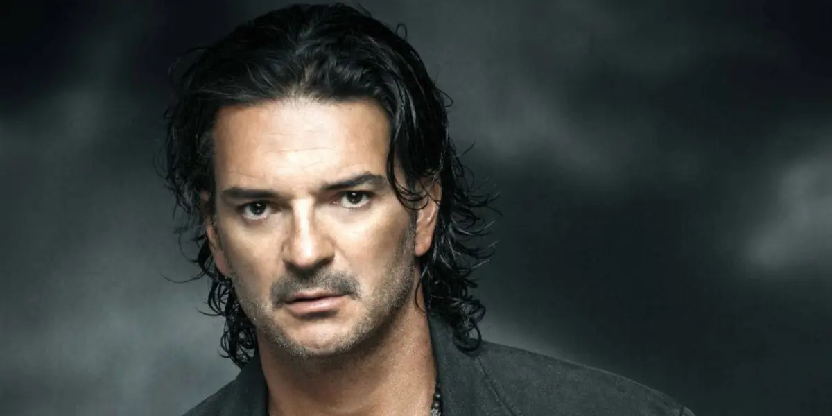 Ricardo Arjona es uno de los compositores más polémicos por sus extrañas canciones y algunas otras que predicen el futuro