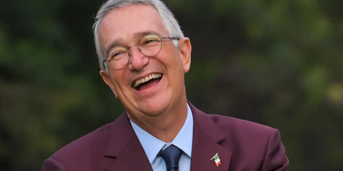 Ricardo Salinas Pliego llegó con su imponente yate a la justa mundialista por una razón