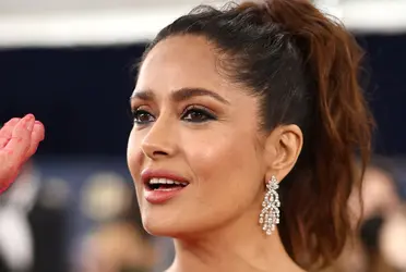 Salma Hayek combate las malas vibras limpiando su casa con este elemento