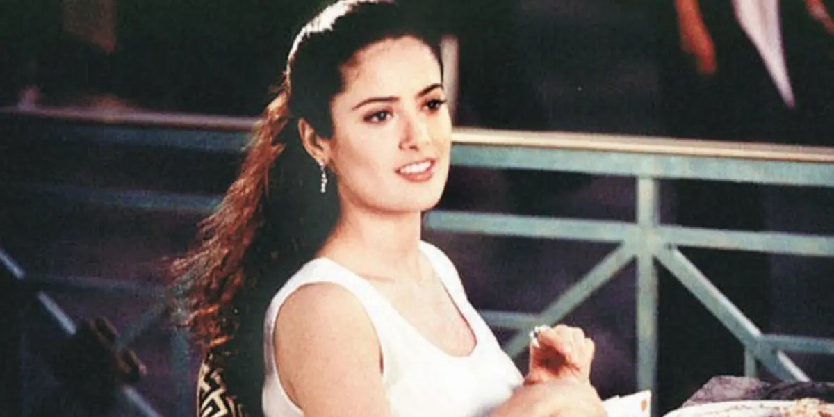 Salma Hayek debutó en la televisión mexicana y a sus 22 años este fue su primer sueldo
