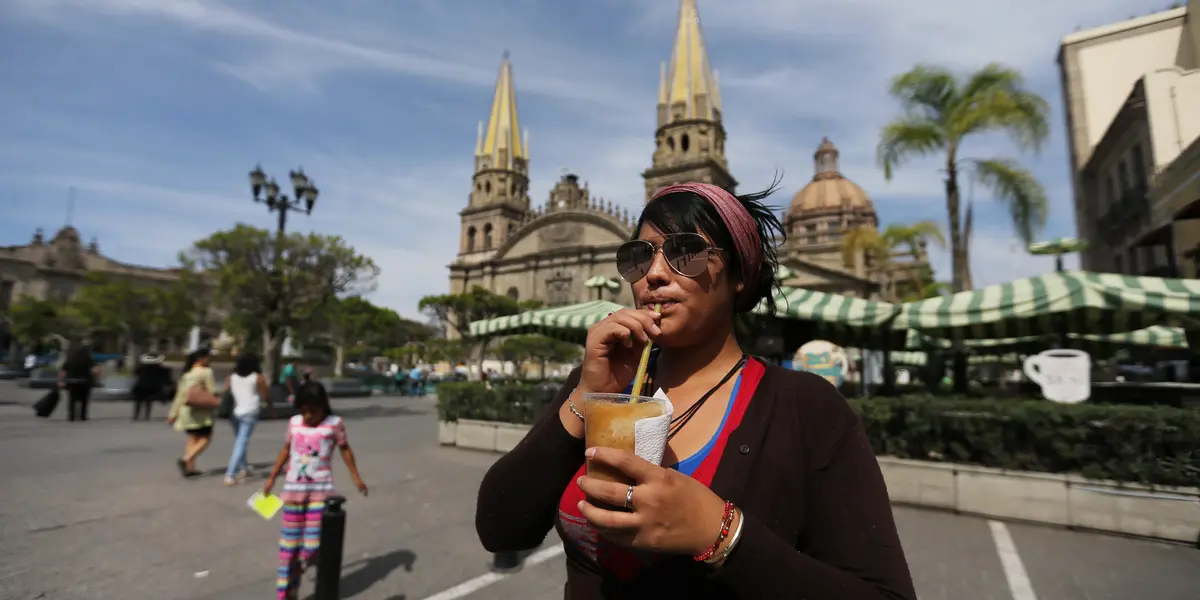 Según se informó, el clima presenta un 13% de probabilidad de lluvias con vientos del Noroeste que irán a una velocidad de 6 kms por hora.