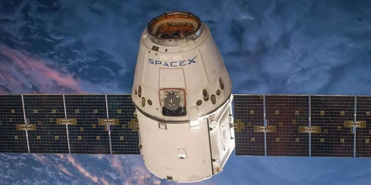 Un cohete Falcon 9 de la compañía SpaceX puso este viernes en órbita una nueva tanda de 53 satélites que formarán parte del enjambre de ellos que permiten ofrecer internet de banda ancha.