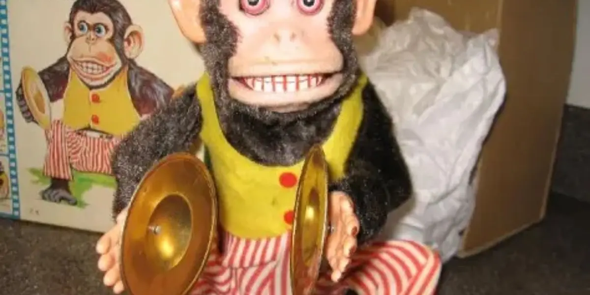 Uno de los muñecos que han aparecido en varias películas, pero que en el fondo tiene una aterradora historia.