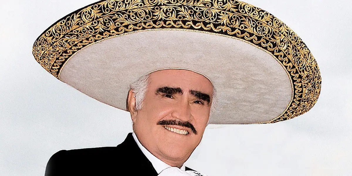 Vicente Fernández se manifestó en las locaciones de su serie producida por Televisa