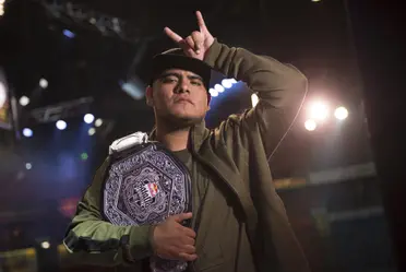 Aczino salió del retiro para continuar su legado y que hoy, ha hecho historia al convertirse en el primer Bicampeón Internacional de la Red Bull.