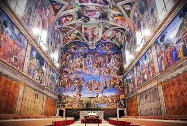 Ayer por  la mañana la exhibición se mantuvo cerrada  debido a la acumulación de agua en el lobby derivado de la lluvia que se registró el viernes por la noche, en la Ciudad de México.