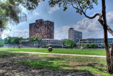 Ciudad Universitaria, se ubica en la alcaldía de Coyoacán, por ser la Máxima Casa de Estudios del país algunos estudiantes o trabajadores de diferentes estados o colonias de la CDMX se mudan cerca.