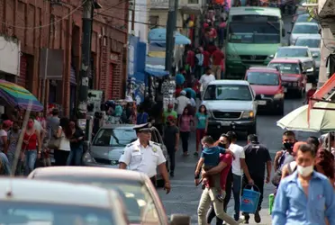 De acuerdo con las restricciones establecidas en el programa Hoy No Circula, vigente para los automovilistas de la Ciudad de México (CDMX) y del Estado de México (Edomex), los carros que no deberán circular hoy miércoles 6 de abril.