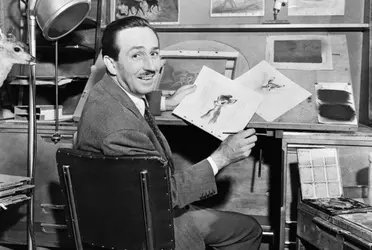 Durante muchos años se pensó que los restos del creador de Micky Mouse fueron congelados y enterrados en uno de sus famosos parques de diversiones.