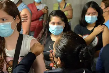 Eduardo Clark, informó -en conferencia de prensa- que se tomó la decisión ‘para darle un poco de descanso en el fin de semana largo al equipo de Salud’.