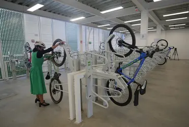 El titular de Secretaría de Movilidad (Semovi), Andrés Lajous, anunció que se construirá un biciestacionamiento masivo en el Centro de Transferencia Modal (Cetram) de Constitución de 1917.