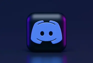  Es gratuita, y no solo permite chatear o hablar, sino que es posible crear comunidades, añadir bots y se le puede sacar mucho provecho una vez que se aprende cómo utilizarla.
 