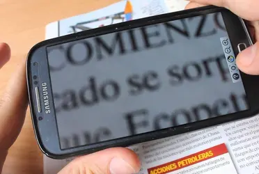 Esta opción de accesibilidad permite ampliar la pantalla del celular o tableta. En algunos teléfonos móviles, esta función se llama ‘Lupa’. En otros se llama ‘Extensión’.
 