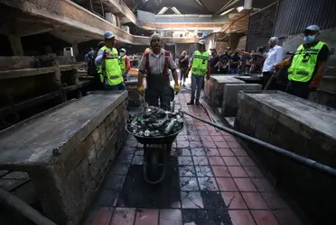 Este domingo el alcalde de Guadalajara, Pablo Lemus encabezó la reapertura del Mercado San Juan de Dios con 540 locales comerciales que no fueron afectados por el incendio del pasado jueves 31 de marzo. 
 