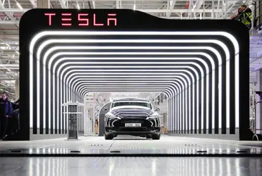 La nueva política se compartió a través de correos que se filtraron en redes sociales, informó BBC Mundo.