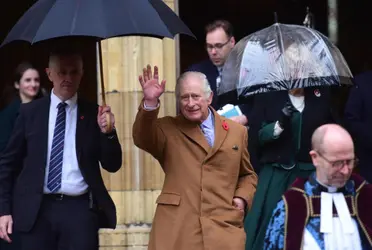 Las malas decisiones del pasado ponen en peligro la corona del Príncipe Carlos III como nuevo rey de Inglaterra