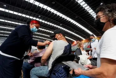 Las personas rezagadas de las 16 alcaldías de la Ciudad de México podrán acudir a cualquiera de las dos sedes bajo el siguiente esquema: