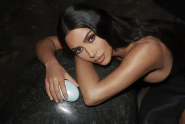 "Pasé el examen... Mirándome al espejo, estoy muy orgullosa de la mujer que hoy veo en el reflejo", escribió la millonaria en Twitter.