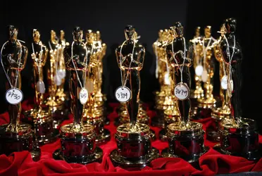 Por primera vez juntos desde su debut en el medio, Penélope Cruz y Javier Bardem se encuentran nominados a “Mejor Actriz” y “Mejor Actor”. Ariana DeBose espera poder levantar el galardón a “Mejor Actriz de Reparto” por su trabajo en West Side Story. 