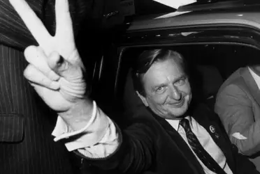 Según la denuncia, su implicación directa en la serie de Netflix El improbable asesino de Olof Palme es un “caso clarísimo de difamación”.