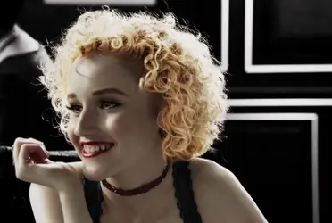 Según Variety, la actriz recibió la propuesta para darle vida a Madonna en la próxima producción que narrará su vida. 