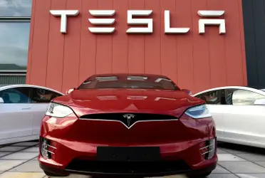 Un informe de Bloomberg Intelligence indica que el Grupo Volkswagen (que incluye marcas como Seat, Cupra, Volkswagen, Audi y más) producirá más autos eléctricos que Tesla desde entonces. 