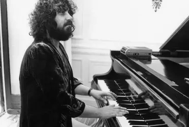 Vangelis, fue un amante de los sintetizadores y creador de armonías progresivas con tenores sinfónicos, jazz, música de orquesta y música electrónica,
